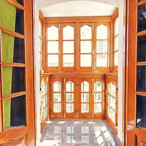  Hostel Charming